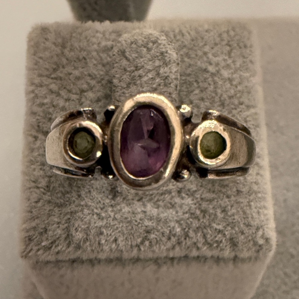 Gorgeous Vintage Silver Ring with Amethyst and Emerald Gems